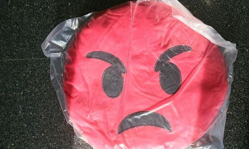 emoticono cabreado