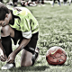 jugar fútbol